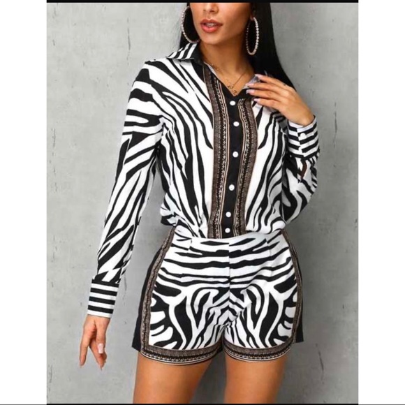 💕Trendy 2 Pcs Animal Print Shorts Set. Very cute. - Picture 2 of 2